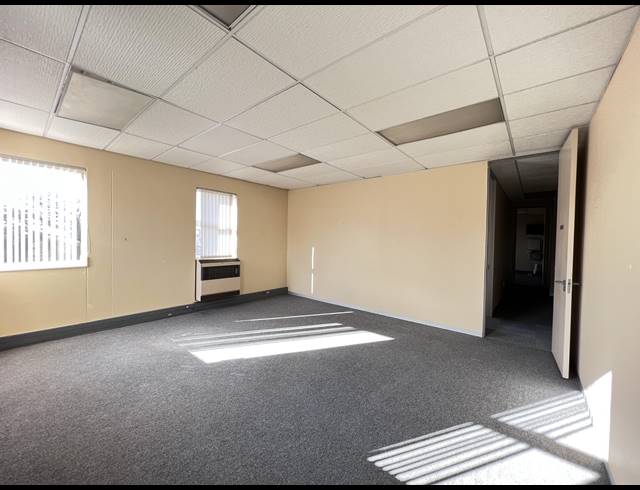 170M² OFFICE TO LET IN WYNBERG